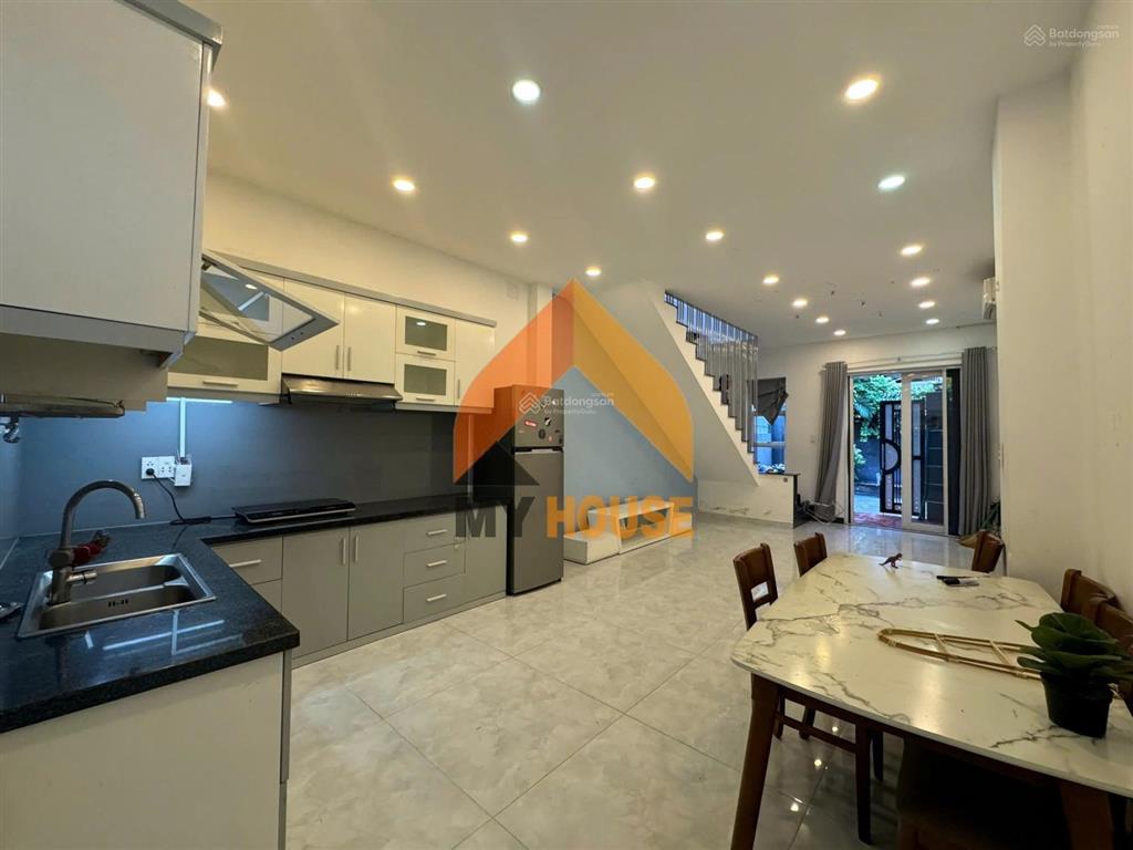 Hàng tốt giá rẻ nhà phố 2pn thảo điền có sân chill đường ô tô chỉ 22tr