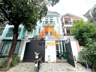 Villa phố khu trung tâm q2 nhà đẹp 4 phòng rộng thích hợp ở và làm công ty
