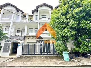 Style hiện đại villa trống suốt sau lưng metro q2 giá rẻ