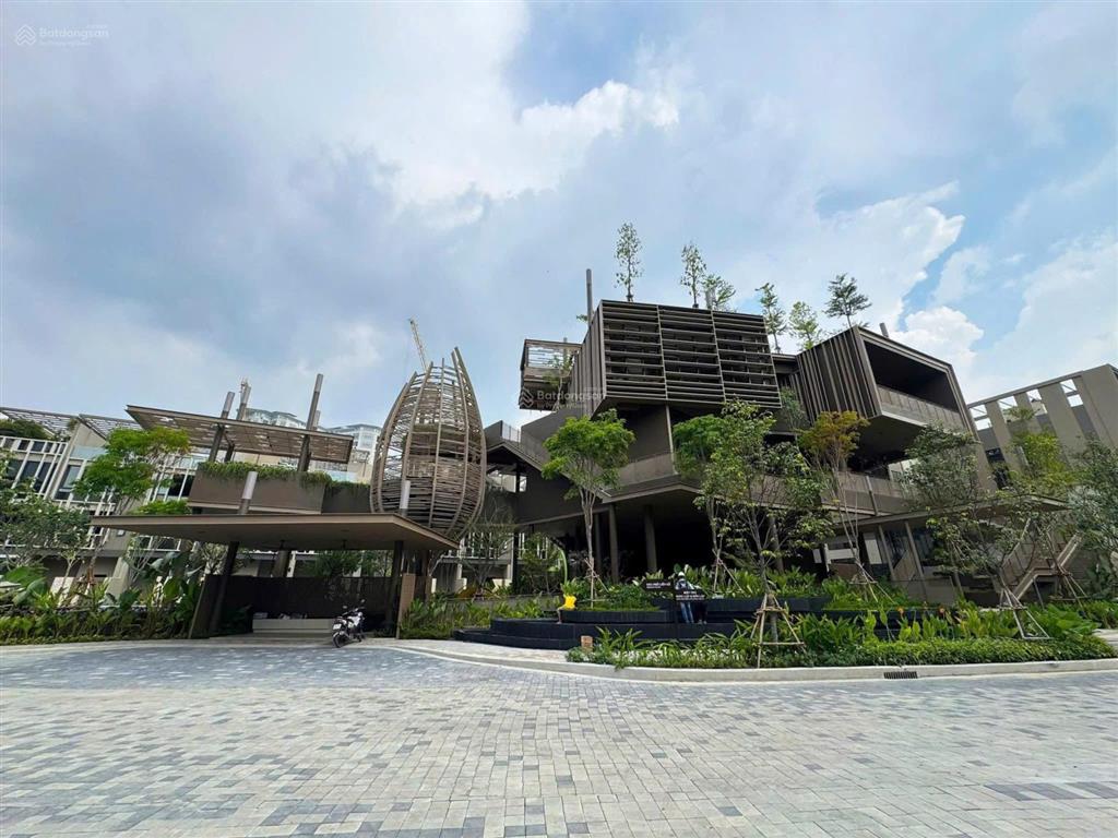 Hoàn vốn căn nhà phố t3 the orchard cách club house 50m đối diện biệt thự song lập