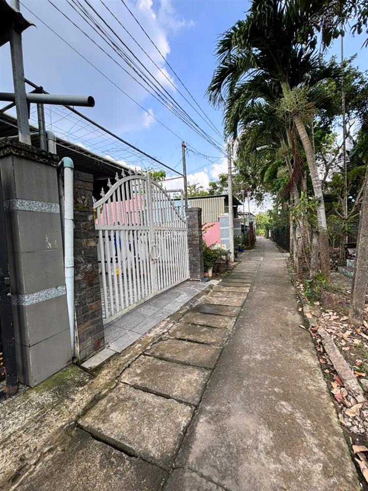 Bán nhà hẻm xe hơi đường lê chí dân, phường tương bình hiệp. gần ủy ban 106,5 m2 chỉ 2 tỷ