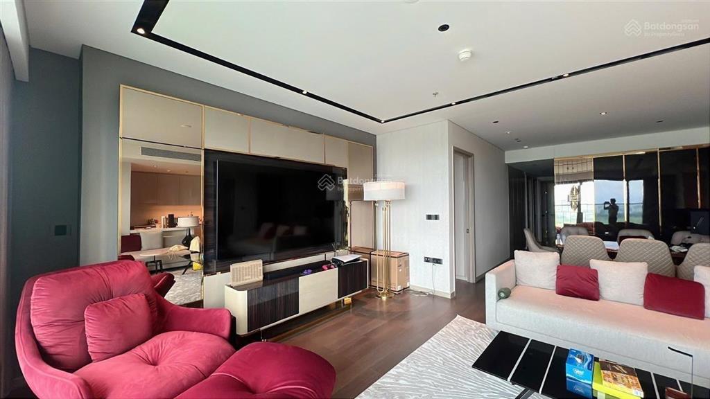 Cần bán căn hộ góc 3pn, dự án grand marina dt 150m2, ntcc, view sông sài gòn cực đẹp, đã có sổ, q1