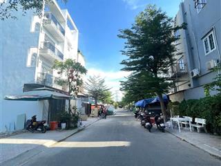 Bán đất nền tại lê văn lương, phước kiển, giá 7,4 tỷ, 90m2 sổ hồng riêng hổ trợ vay bank