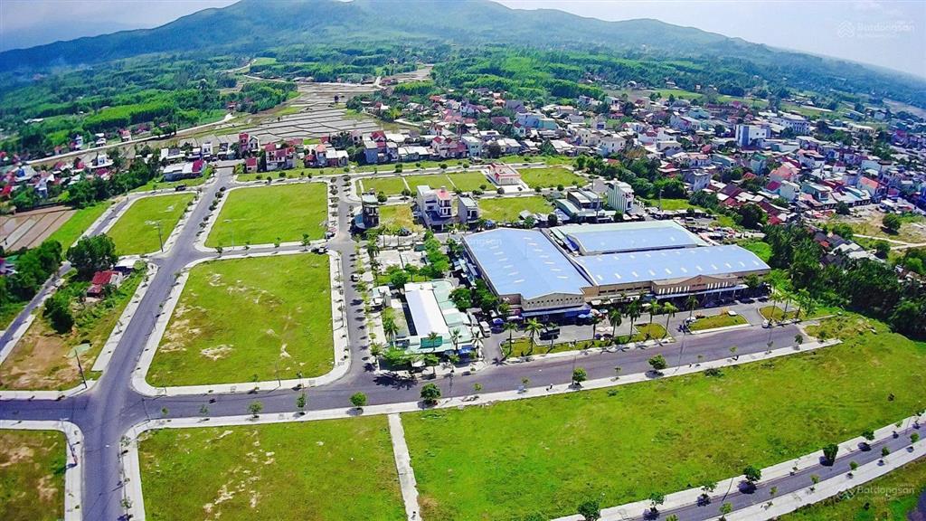 Chính chủ bán đất khu phố chợ đông phú 1,95 tỷ.  0932 184 *** hiền