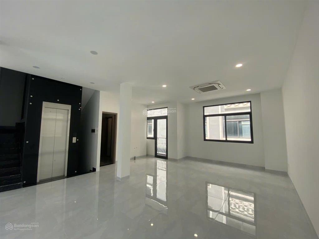 Cho thuê nhà phố trục chính t15 vị trí siêu đẹp 144m2 hoàn thiện toàn bộ 45 triệu/ tháng