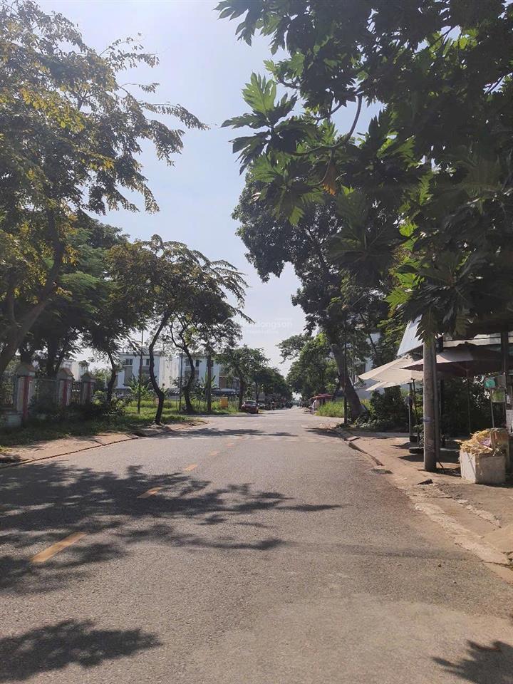 Bán đất đường 16m kdc phong phú 4  khang điền, bình chánh. dt 5 x 20m, giá 5.4 tỷ