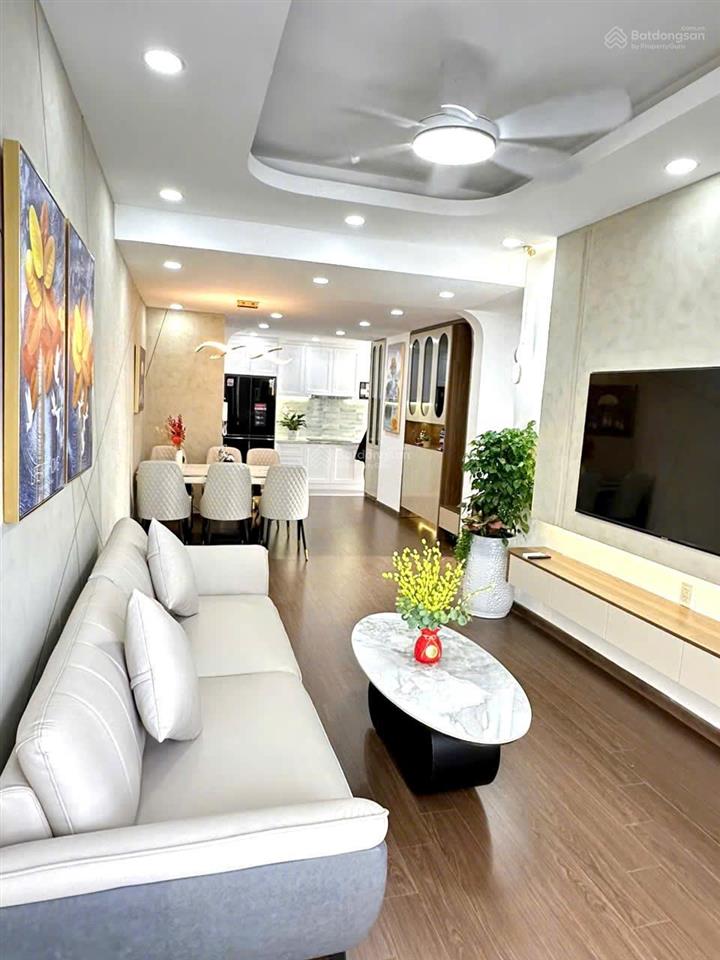 Bán siêu phẩm đẹp tại sky garden 3, pmh q. 7 dt 80m2, 3pn, 2wc giá 6.150 tỷ