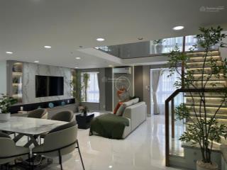 Bán duplex 150m 5pn, 4wc đẳng cấp tại sky garden 1  phú mỹ hưng , bán 9 tỷ