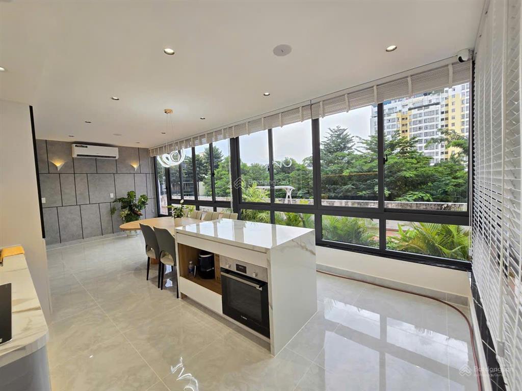 Bán căn sân vườn có 102 gồm 2 sân tại sky garden 3, phú mỹ hưng chỉ 9.450 tỷ  tặng phí trước bạ