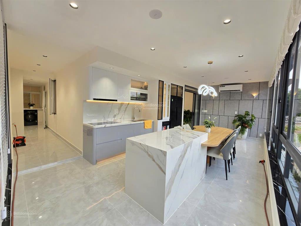 Bán căn sân vườn có 102 gồm 2 sân tại sky garden 3, phú mỹ hưng chỉ 9.450 tỷ  tặng phí trước bạ