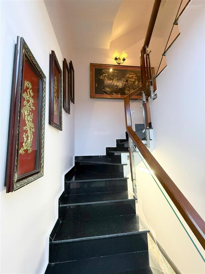 Hàng hiếm nhà đẹp 3 tầng đường số 14  kđt hà quang 2, nha trang. có thang máy, giá 9,7 tỷ