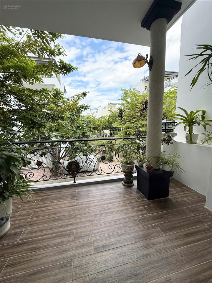 Hàng hiếm nhà đẹp 3 tầng đường số 14  kđt hà quang 2, nha trang. có thang máy, giá 9,7 tỷ
