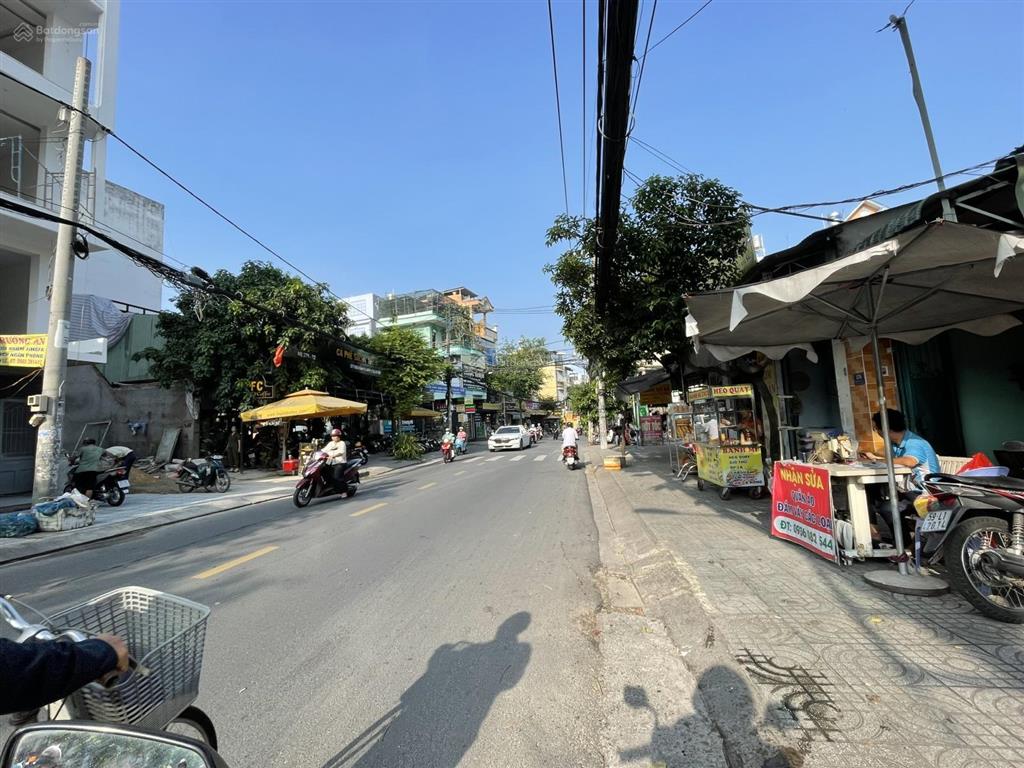 Bán đất dt lớn nguyễn văn khối, p8, gò vấp. dt 6x20m. giá 6tỷ4 thương lượng.  0902 958 ***