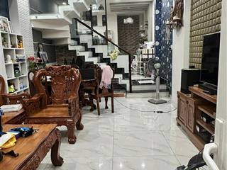 Nhà nguyên căn quang trung p11 kế bên siêu thị coopmart . dt 4x15m trệt 2 lầu. 14tr.  0902 958 ***