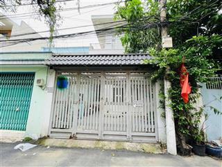 8 tỷ  nhà 3 tầng có sân rộng đậu xe hơi ~100m2 ngang 5.5m, hẻm xe hơi sát tô vĩnh diện tp thủ đức
