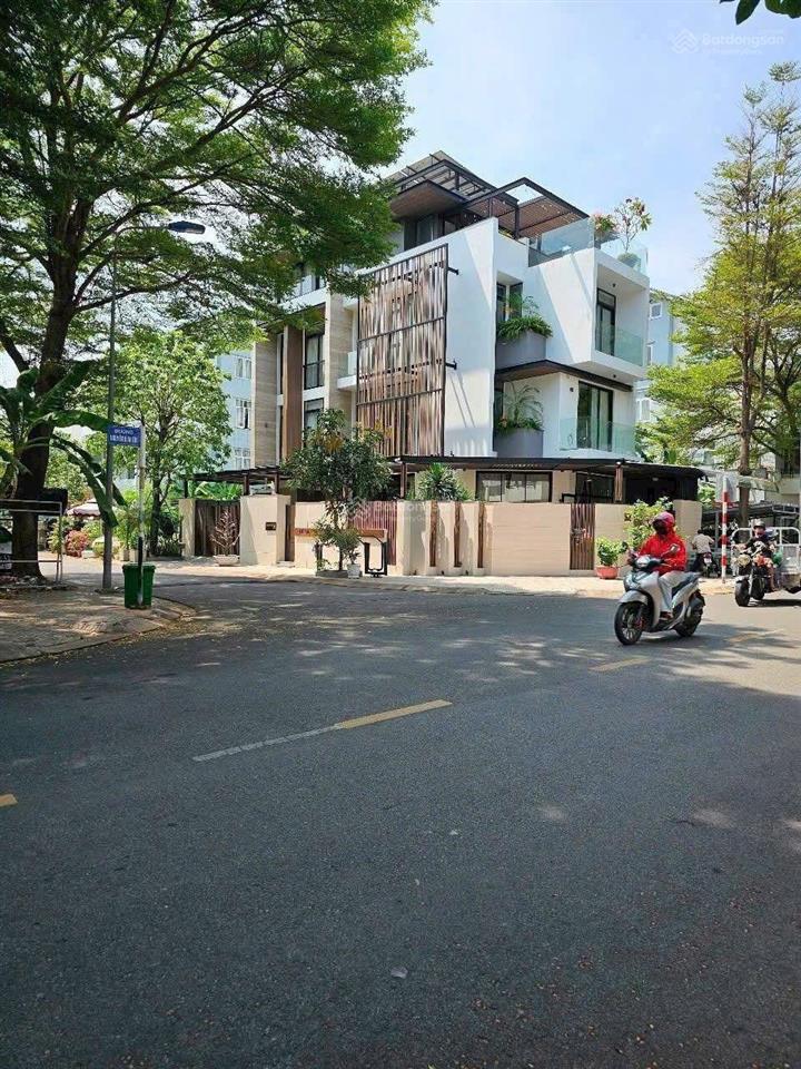Biệt thự sân vườn mới đẹp sang trọng ngang 8m mặt tiền đường số 20 khu khang điền phước long b