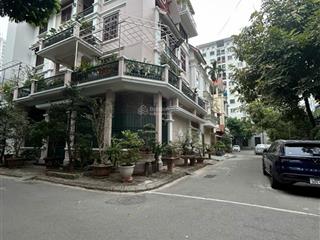 Bán nhà phân lô ngõ 100 hoàng quốc việt,dt 109m x4 tầg, mặt tiền 8m,đường 10m,vỉa hè 3m,giá 35,5 tỷ
