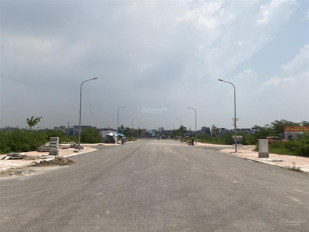 Bán đất mặt đường 25m khu tđc 226 lê lai