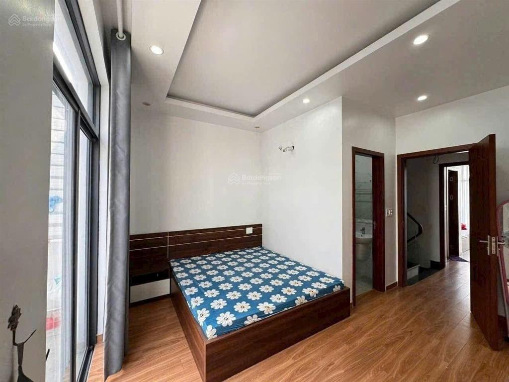 Chính chủ bán lk 75m . hoàn thiện full đồ có thang máy. giá 10,6 tỷ. mr.sơn 0961 592 ***