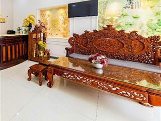 Bán khách sạn 6 tầng đường nguyễn thiện thuật  nha trang