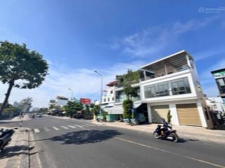 Bán căn góc 3 tầng mới đẹp mặt tiền đường thích quảng đức, nhà xây kiểu showroom cho thuê