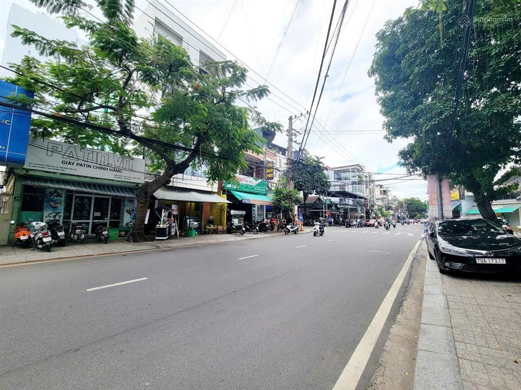 Bán toà căn hộ cao cấp mặt tiền trần quý cáp  nha trang thang máy full công năng