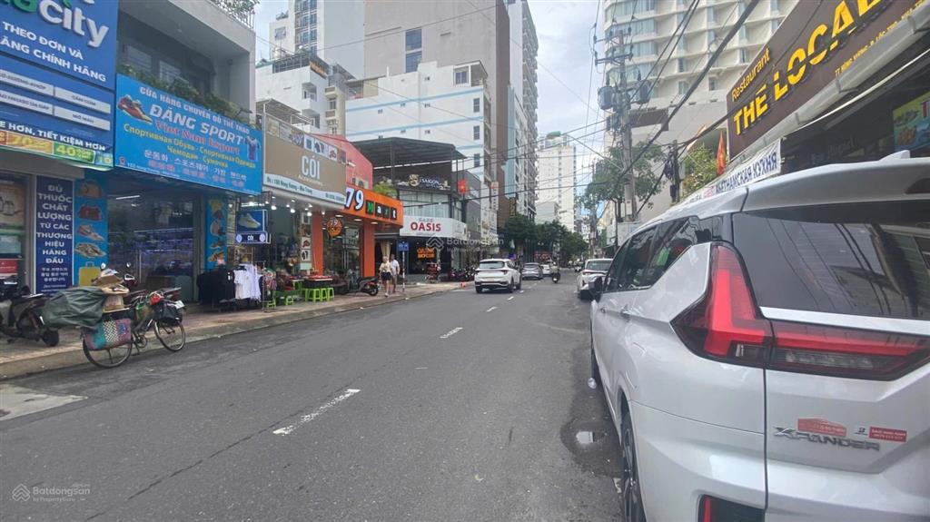 Bán nhà 3 tầng mặt tiền hùng vương  khu phố tây nha trang, đang có sẵn dòng tiền