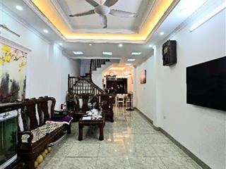 Nhà đẹp ngô gia tự long biên, ngõ ô tô, gần phố, dt rộng có 6. x tỷ