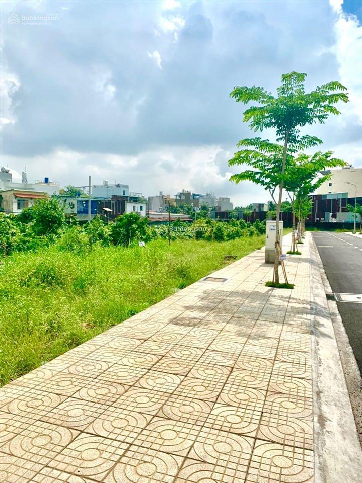 Cần tiền bán lỗ gấp mt trường lưu, long trường, quận 9, dt 80m2, shr, tc 100%