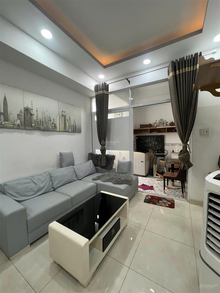 Cho thuê căn hộ vạn đô  bến vân đồn. p1. q4.  0909 626 ***