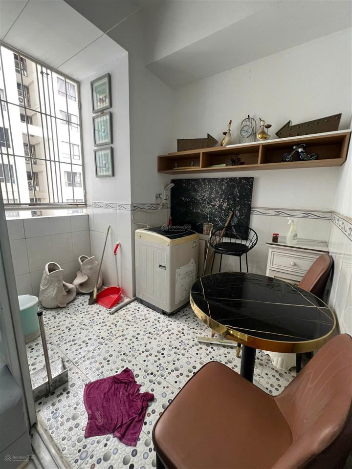 Cho thuê căn hộ vạn đô  bến vân đồn. p1. q4.  0909 626 ***