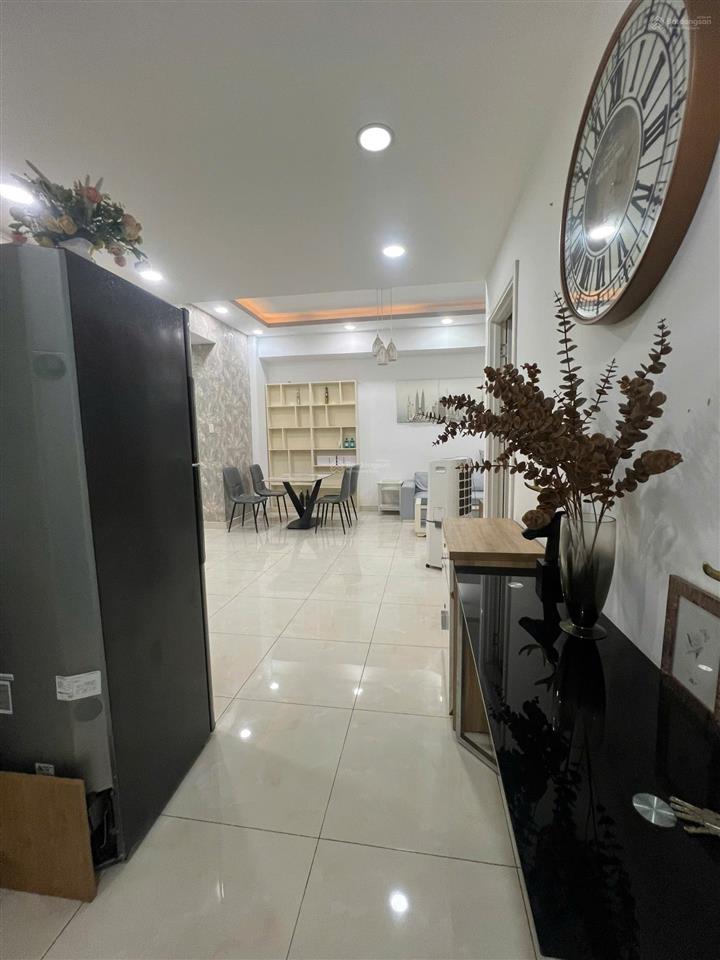 Cho thuê căn hộ vạn đô  bến vân đồn. p1. q4.  0909 626 ***