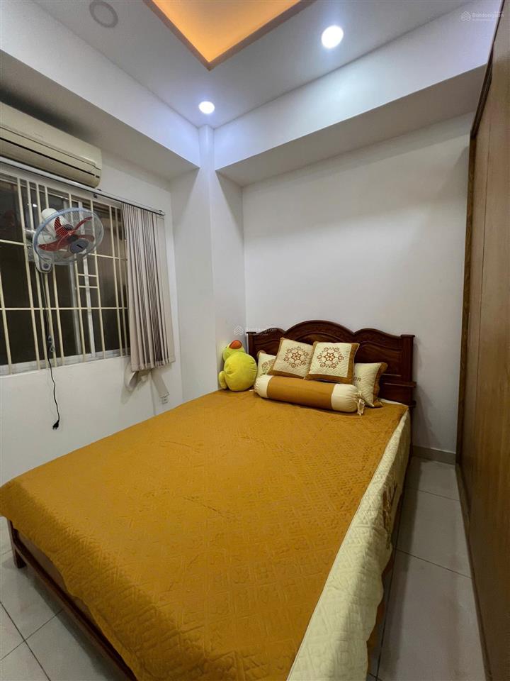 Cho thuê căn hộ vạn đô  bến vân đồn. p1. q4.  0909 626 ***