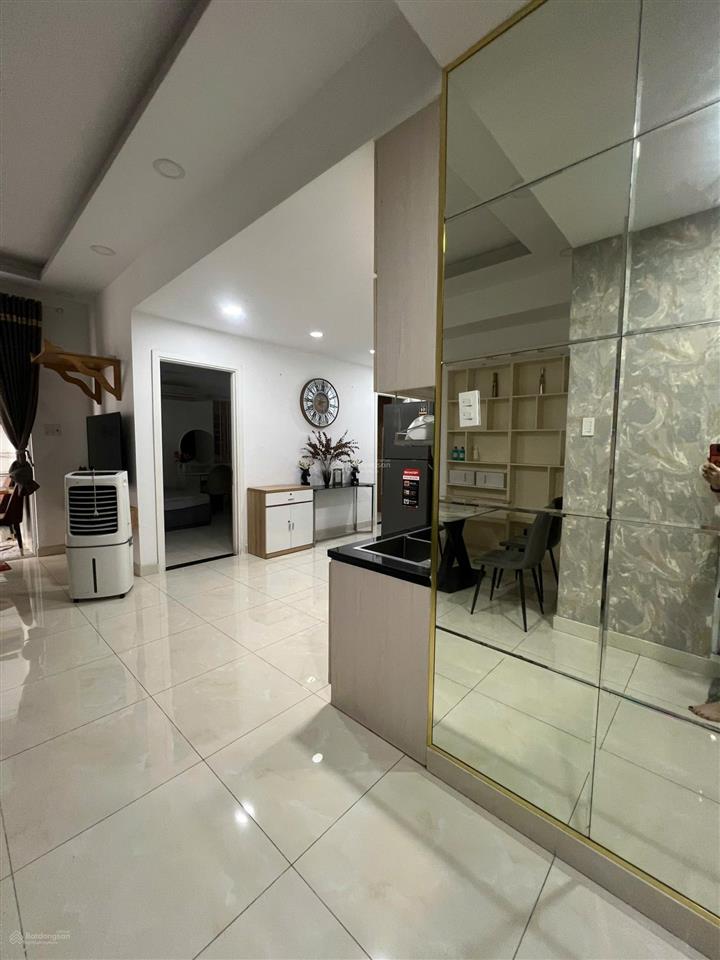 Cho thuê căn hộ vạn đô  bến vân đồn. p1. q4.  0909 626 ***