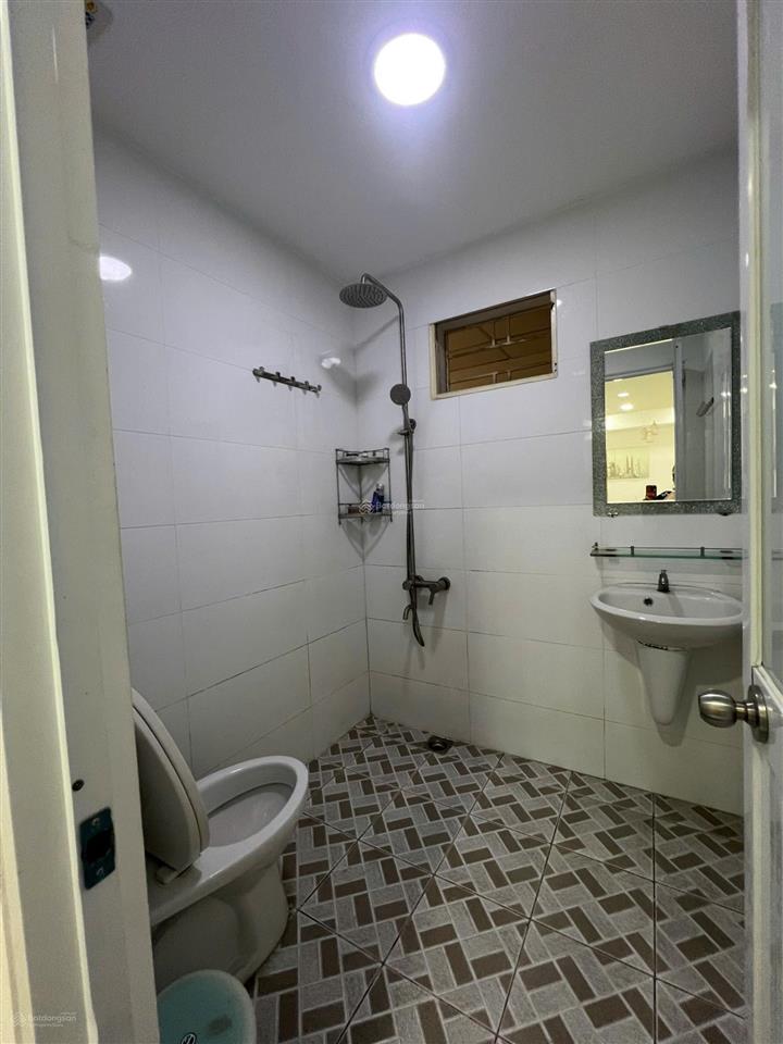 Cho thuê căn hộ vạn đô  bến vân đồn. p1. q4.  0909 626 ***