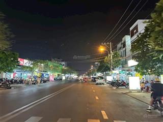 Bán 400m2 nhà mặt tiền man thiện diện tích400m2 = 10m x 40m