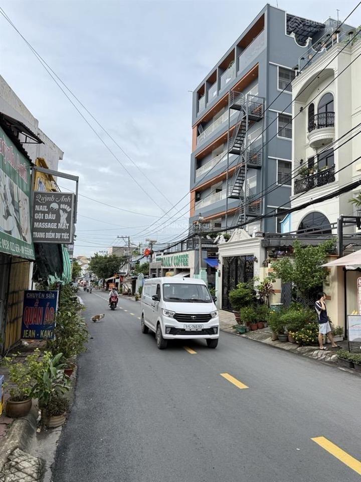 Nhà 2 tầng btct  hoàn công đầy đủ,  72m2 (ngang đẹp 4.6m x 15.6m), 4.6 tỷ thương lượng