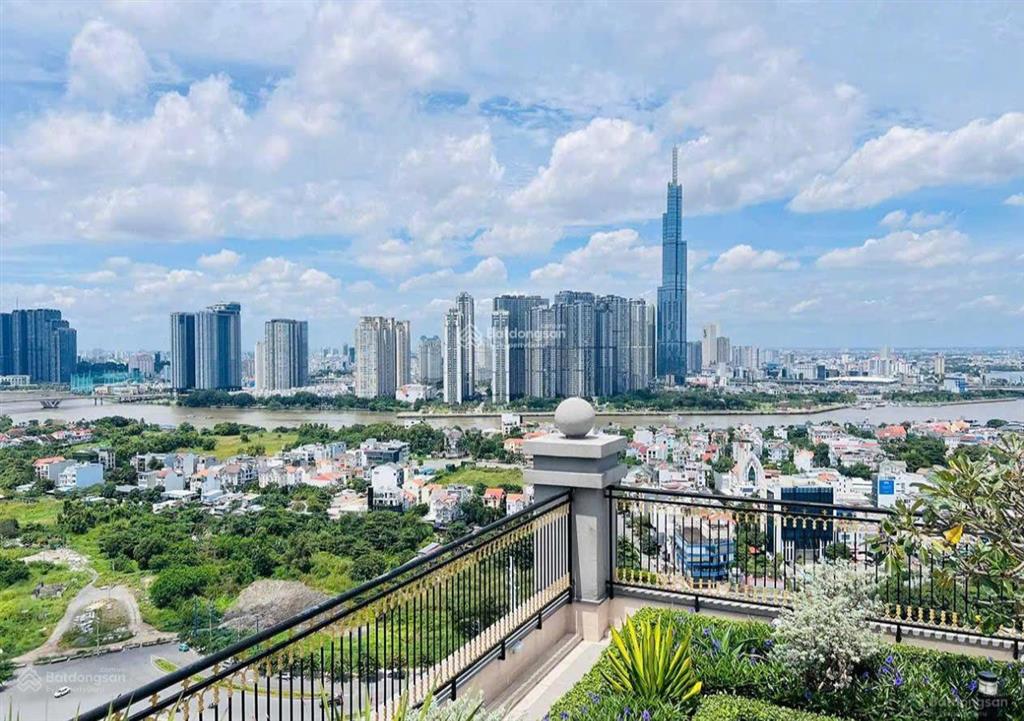Hàng nội bộ căn 2pn chủ đầu tư paris hoàng kim tháng 12/2025  giá chỉ 5.838 tỷ