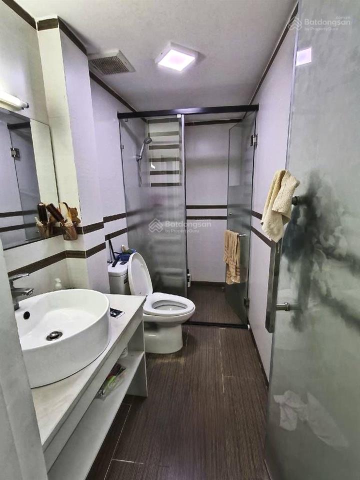 Ngay ngã tư hàng xanh, giáp q1  nhà chính chủ xây dựng tâm huyết  hẻm xe hơi  50m2