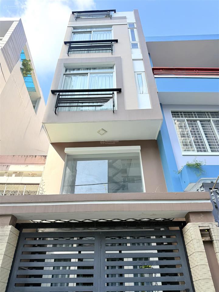 Ngay ngã tư hàng xanh, giáp q1  nhà chính chủ xây dựng tâm huyết  hẻm xe hơi  50m2