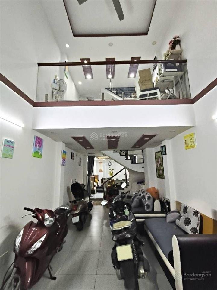 Ngay ngã tư hàng xanh, giáp q1  nhà chính chủ xây dựng tâm huyết  hẻm xe hơi  50m2