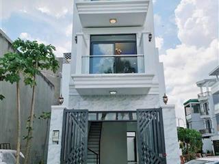 Chuyển công tác bán nhà đẹp 1trệt 2lầu, 1/ đường lò lu, p.trường trạnh, q9  đối diện cc elisyan
