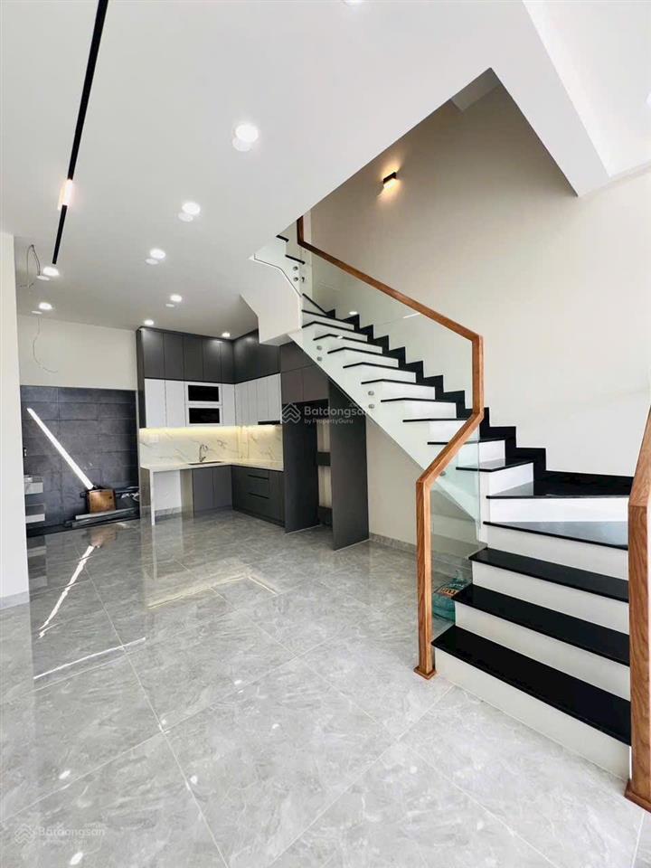 Nhà đẹp view sông  hướng đông nam 1trệt 2lầu, nhà view sông tắc, đối diện biệt thự, cạnh vinhomes