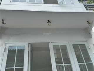 Chỉ với 4,5 t,ỷ sở hữu ngay nhà mới xây 2 tầng full nội thất lâm văn bền 35m2  100m ra xe hơi