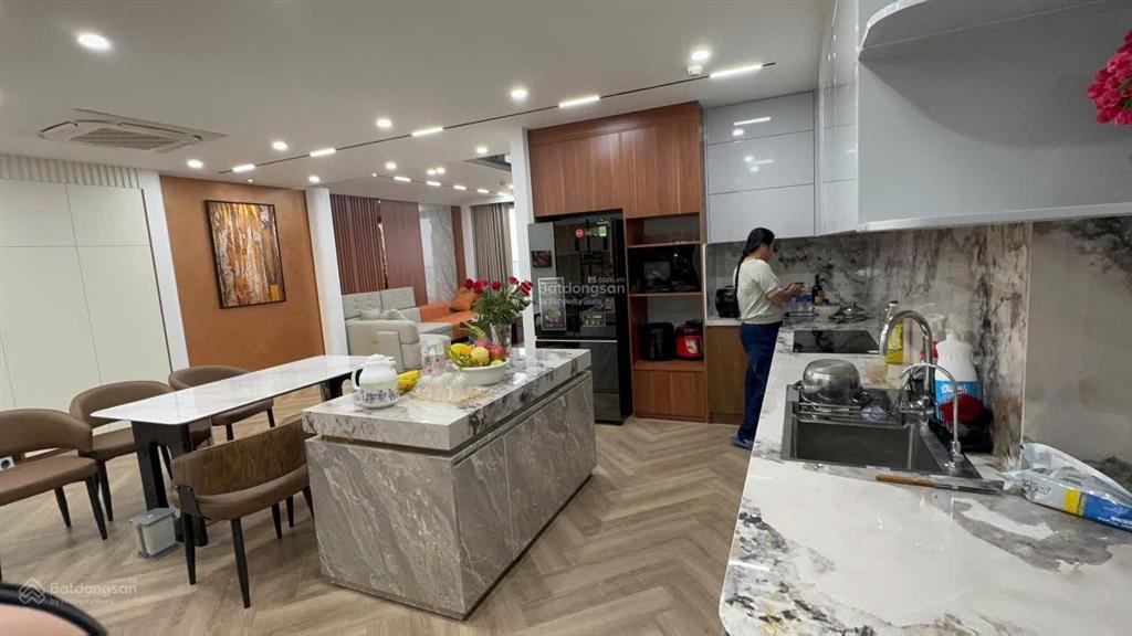 Chính chủ bán ch chung cư x2 đại kim hoàng mai, dt 123m2, 4pn, căn góc view hồ, không có thừa kế