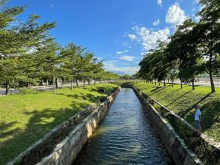 Bán cặp đông nam view kênh, dt 250m2 giá tốt.  0911 720 ***