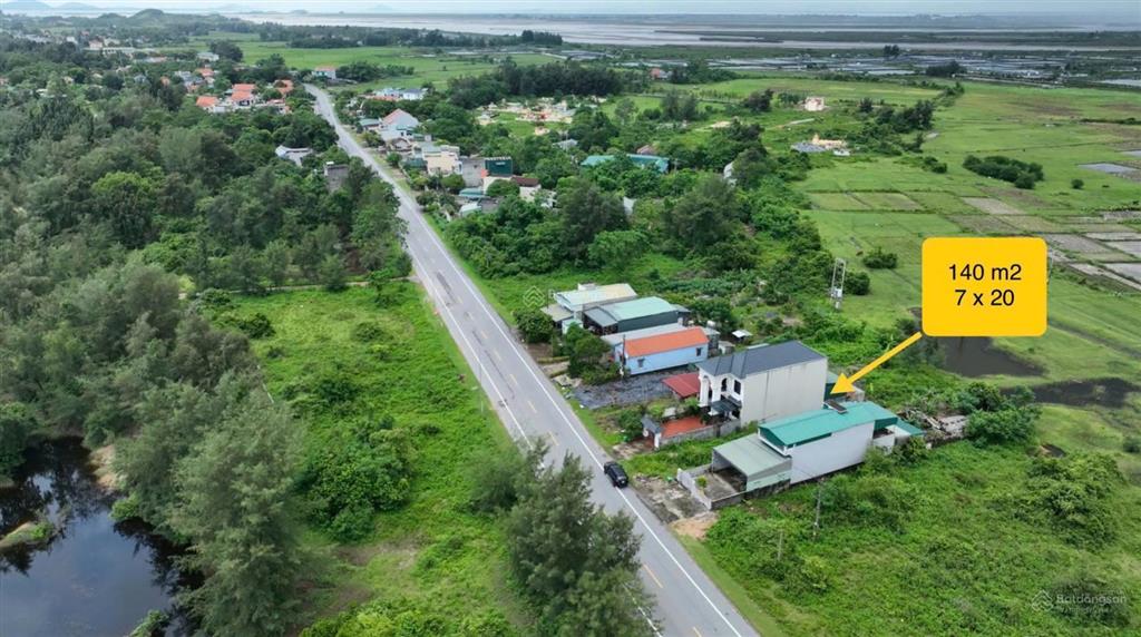 Em có 3 mảnh mặt đường bình ngọc khu 4 móng cái cần bán. có sổ đỏ