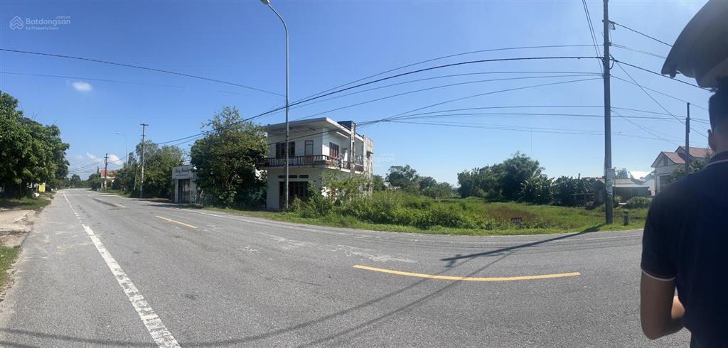 Em có 3 mảnh mặt đường bình ngọc khu 4 móng cái cần bán. có sổ đỏ