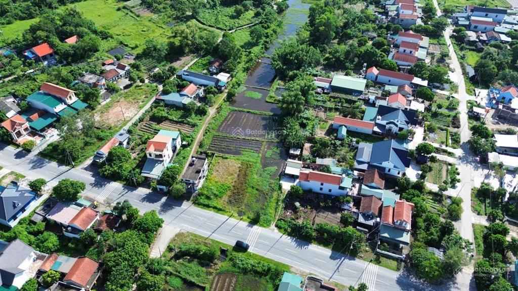 Em có 3 mảnh mặt đường bình ngọc khu 4 móng cái cần bán. có sổ đỏ