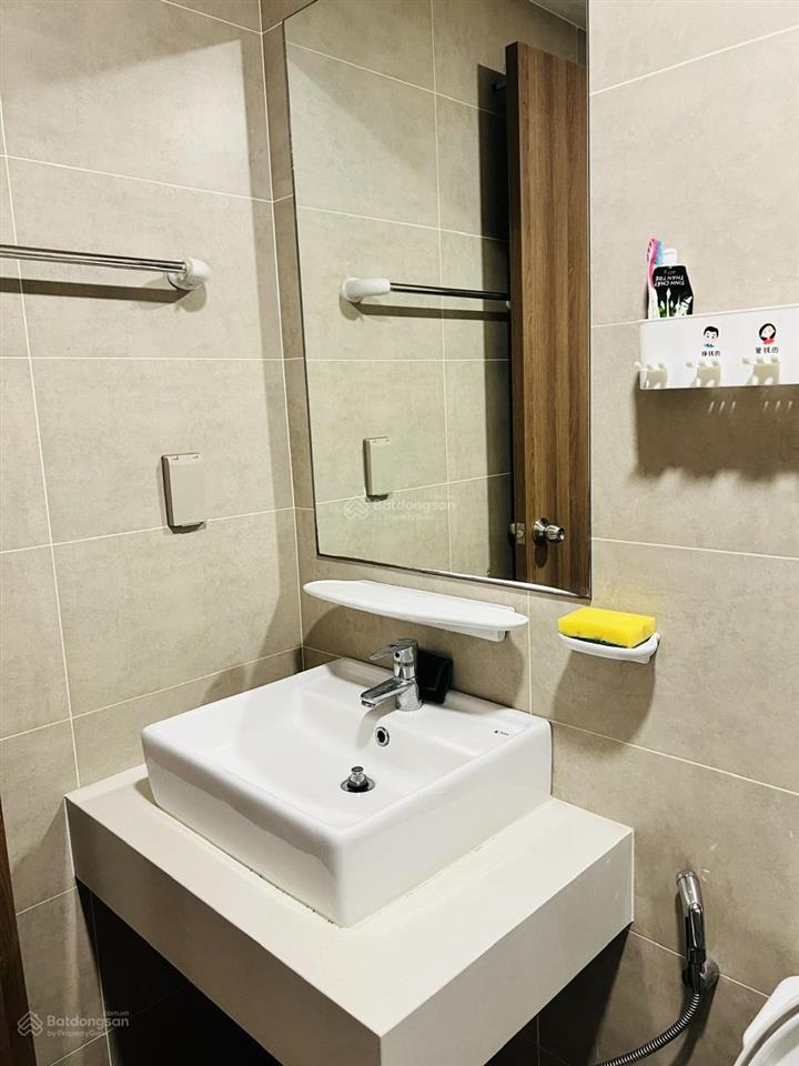 Bán nhanh căn 2pn akari 75m2 full nội thất, sẵn sổ hồng, công chứng ngay.  0932 115 ***